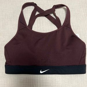 Nike sports bra burgundy